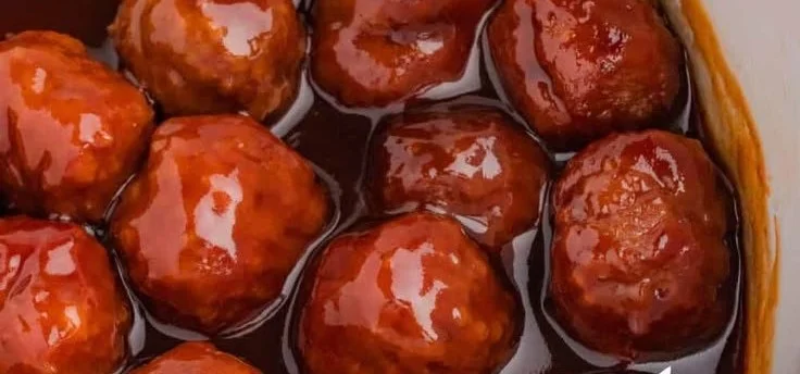 Crockpot Meatballs in Grape Jelly and BBQ Sauce